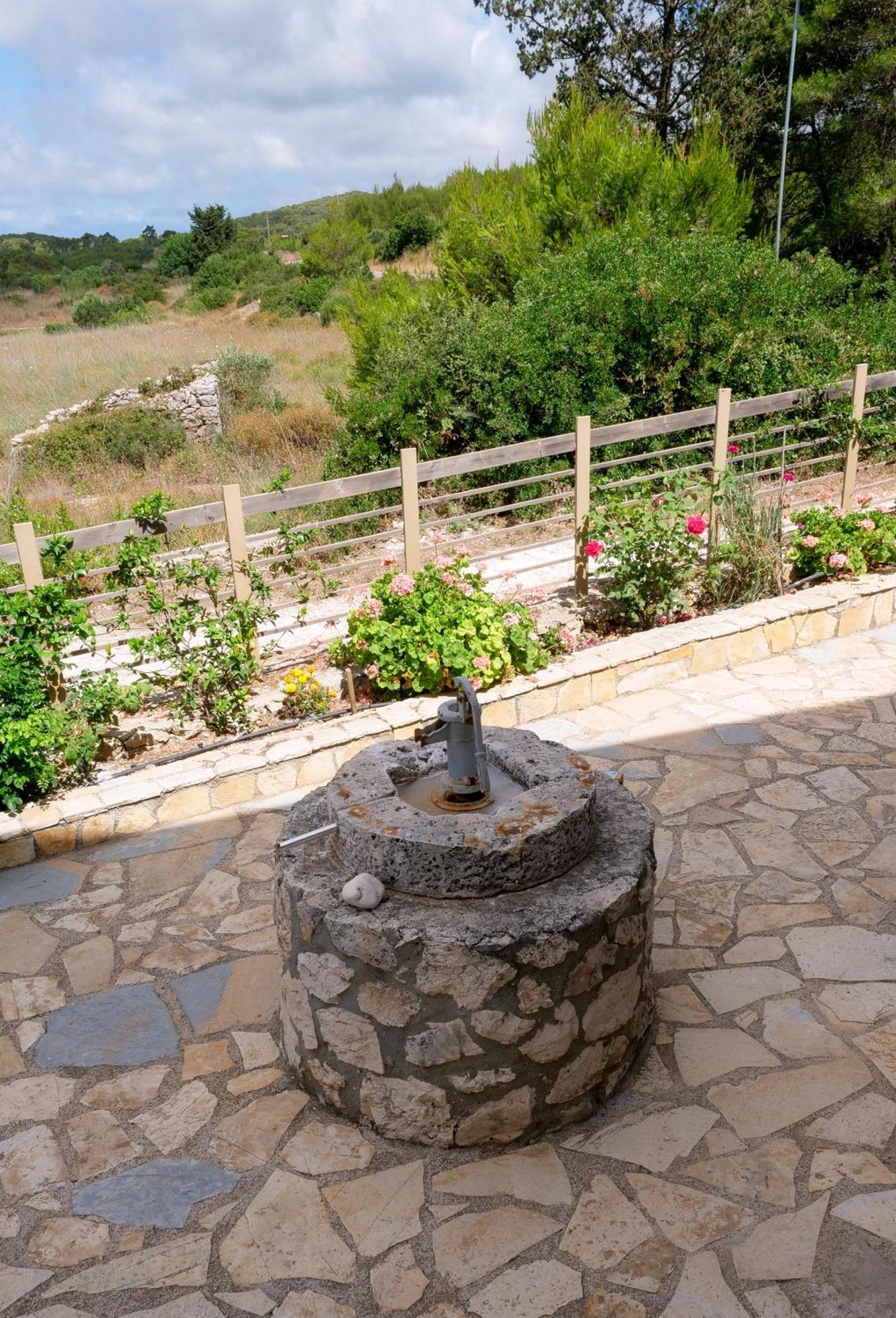 Fterini Apartments Sterna & Alletri Agios Leon Exterior foto